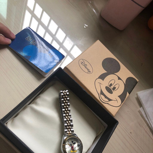 디즈니 정품 시계 팔아요