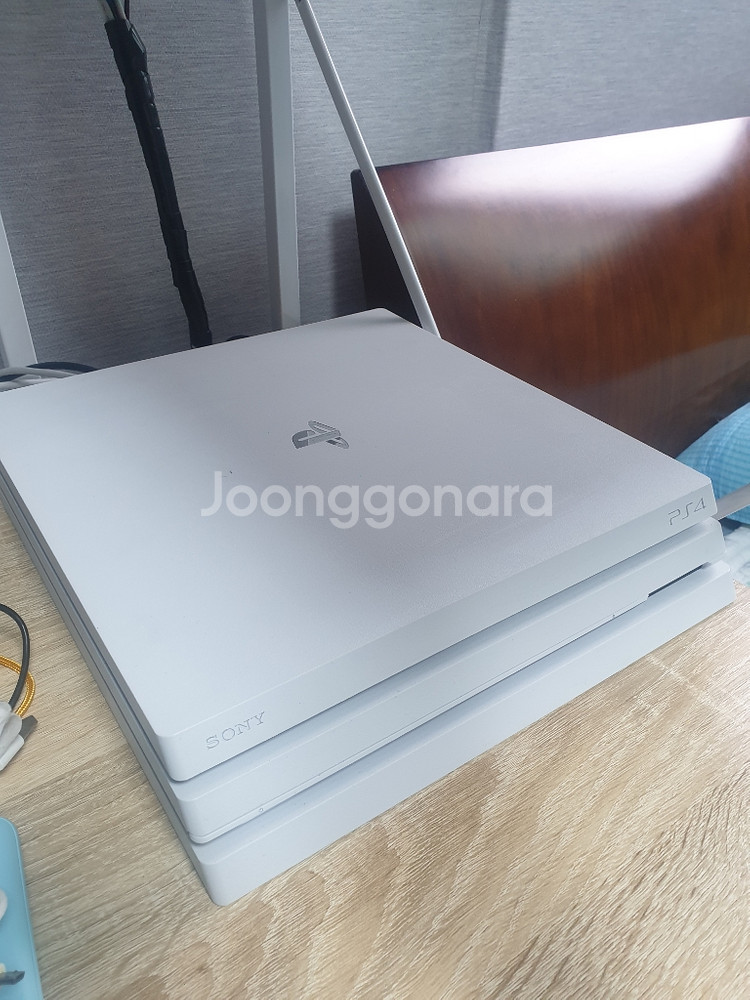 플스4 프로 ps4 pro 판매합니다 7218b 1tb--1