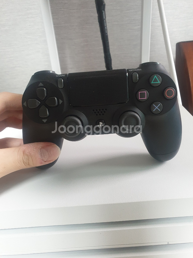 플스4 프로 ps4 pro 판매합니다 7218b 1tb--2