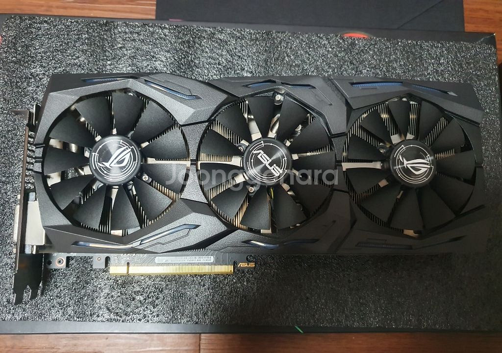 ASUS ROG STRIX 1080TI O11G 11G--1