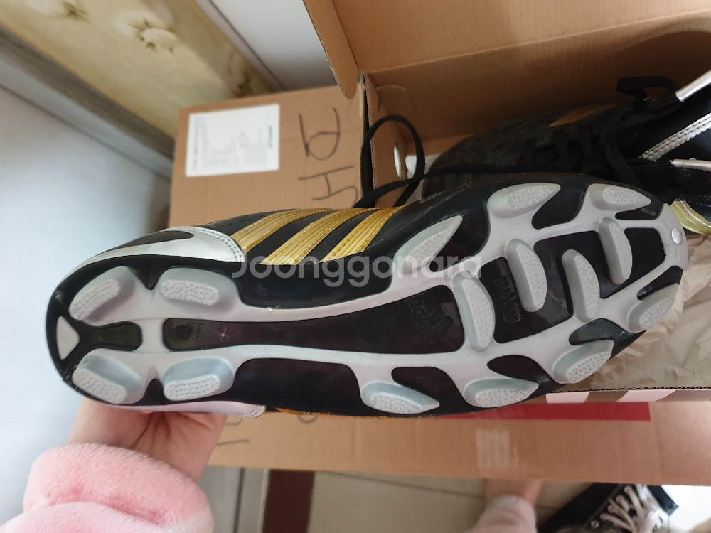 아디다스 축구화(vanquish) 270size--1