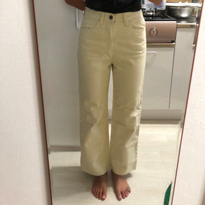 새상품. 베이지 통바지