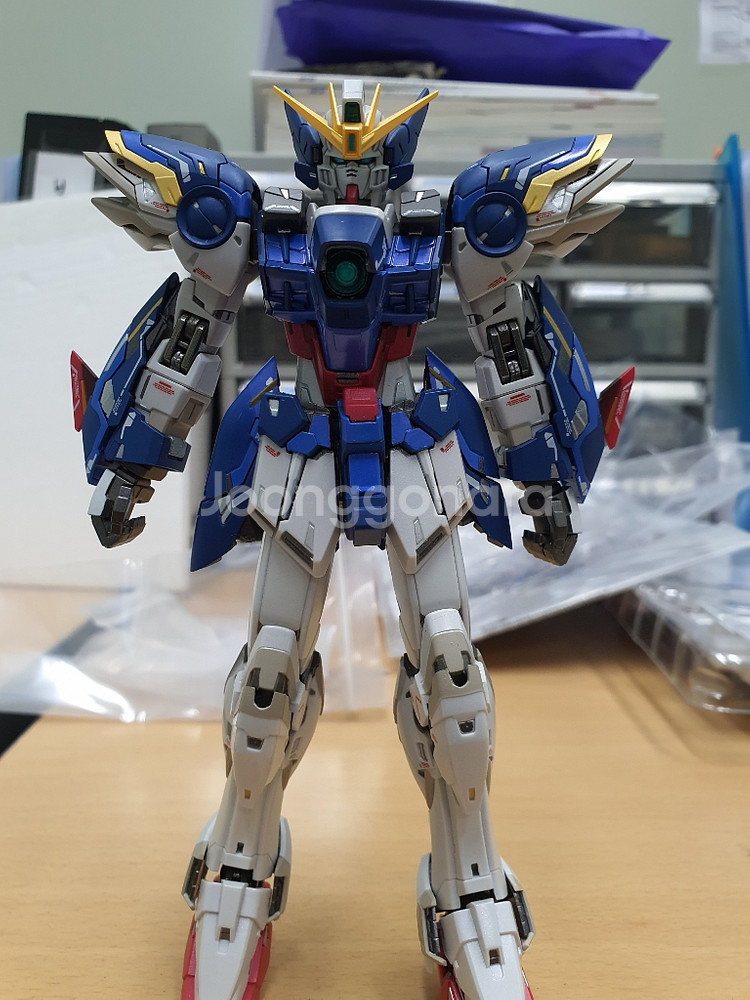 메탈컴포짓 윙제로 개봉양품 판매해요--1