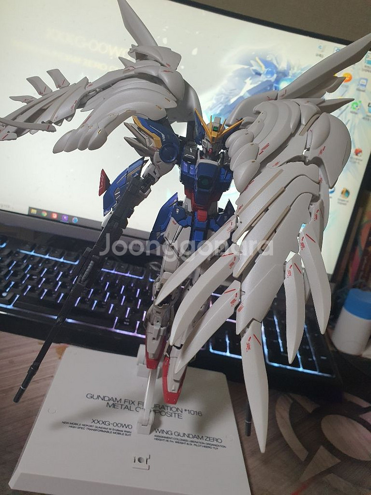 메탈컴포짓 윙제로 개봉양품 판매해요--3