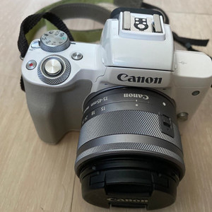 cannon eos m50 번들 + 22mm단렌즈
