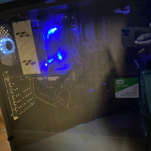 컴퓨터 롤/발로란트/서든/피파/돌아갑니다