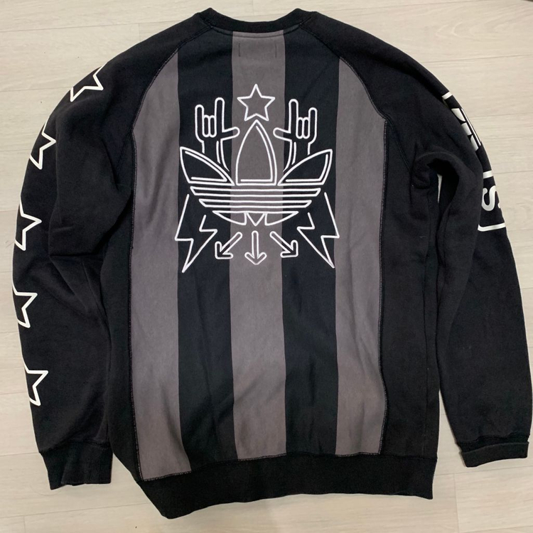 아디다스 유니크 맨투맨--1