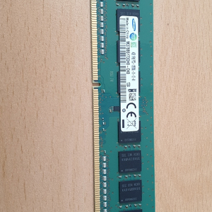 pc3 12800u 4gb 두장 판매합니다.