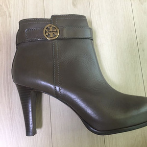 토리버치 부츠 판매합니다