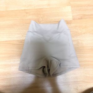 카인다미 골반 볼륨 업 레깅스 3부 베이지