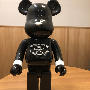 BEARBRICK MASTERMIND 1000%