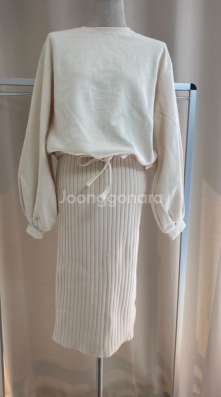 스트링 맨투맨 티셔츠(새상품)쭈리맨투맨--1