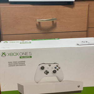 XBOX ONE S 1TB 판매합니다