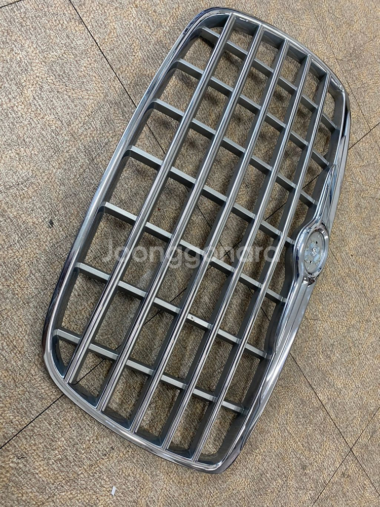크라이슬러 300c 정품그릴 중고--1