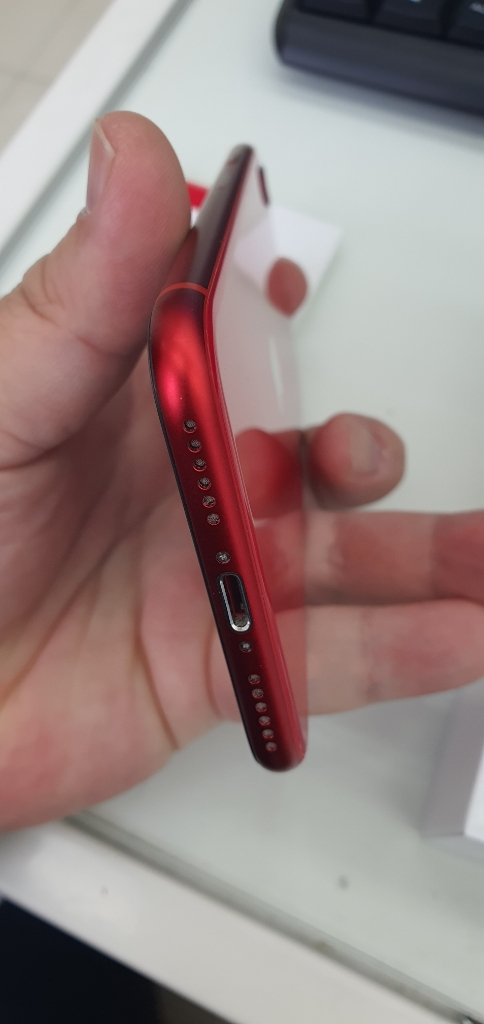 아이펀se2 128레드--4