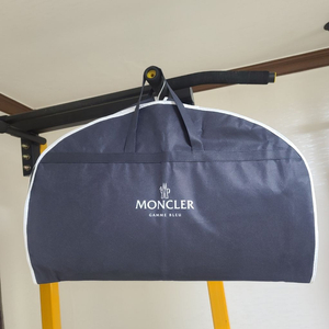 MONCLER 몽클레어 감마블루 조끼패딩