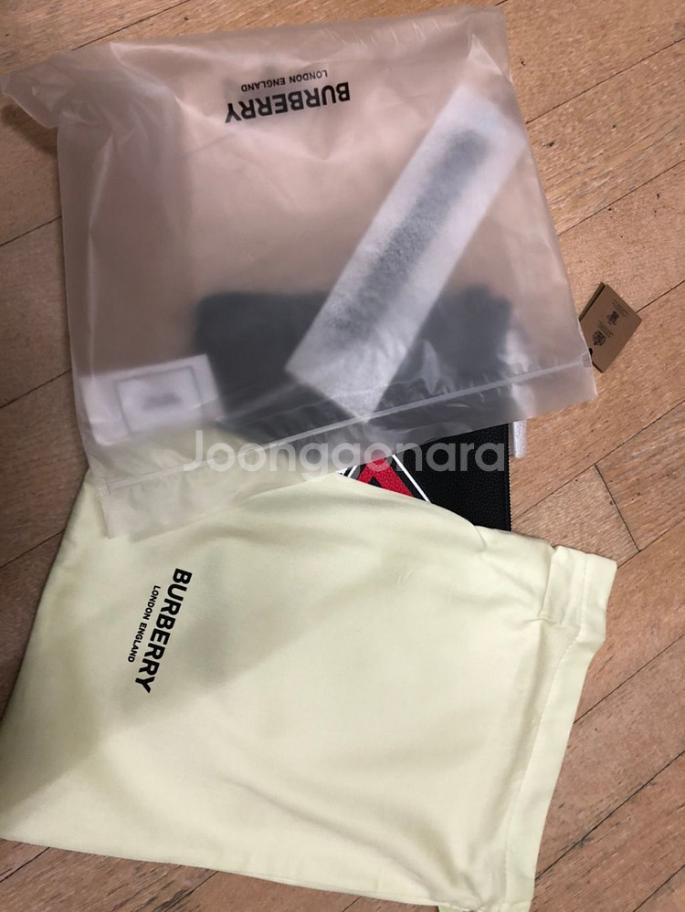 버버리 클러치 새상품--1