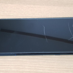 v40 액정 금감, 잔사있음