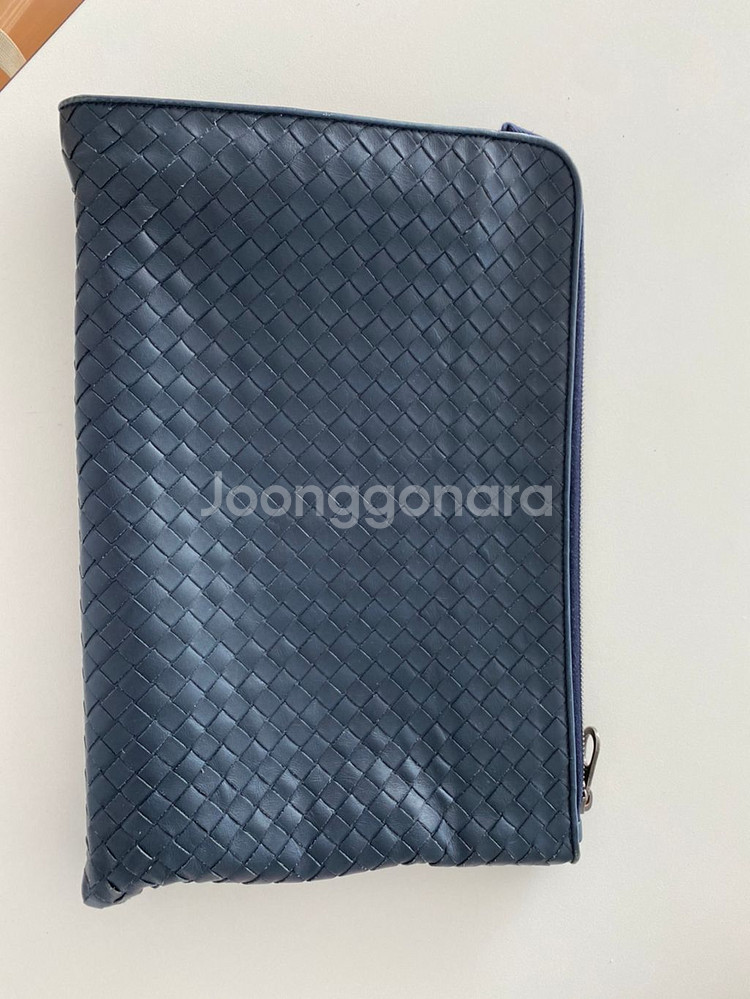 보테가베네타 남성 도큐먼트 클러치 네이비 색상--1
