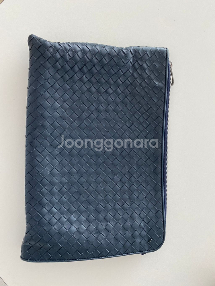 보테가베네타 남성 도큐먼트 클러치 네이비 색상--0