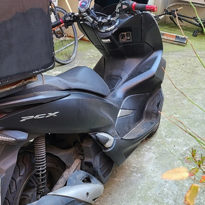 pcx 125 멧블랙 18년식 팝니다