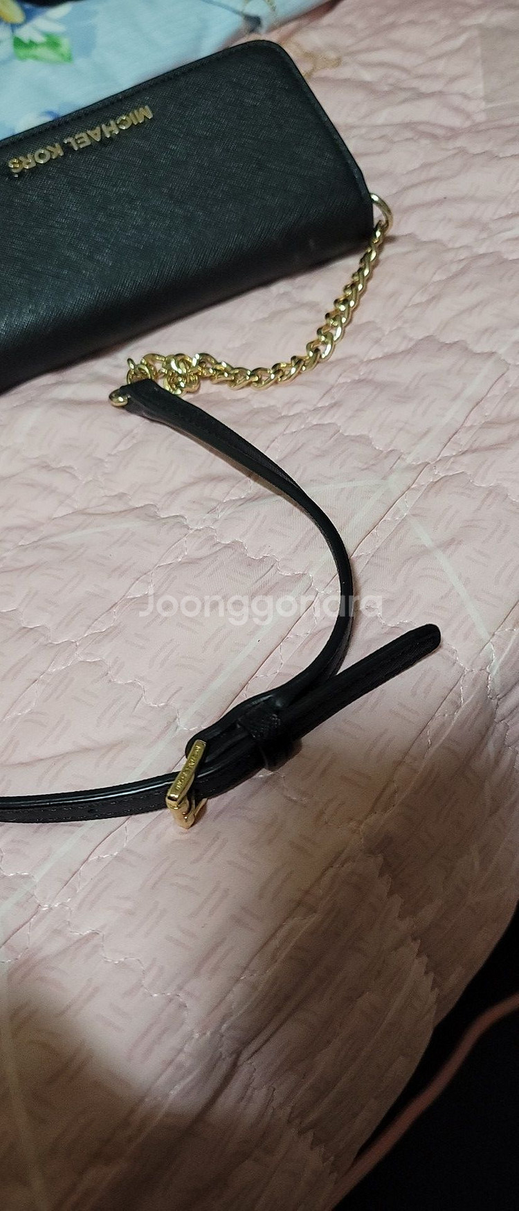 마이클 코어스 크로스 가방 팔아요--4