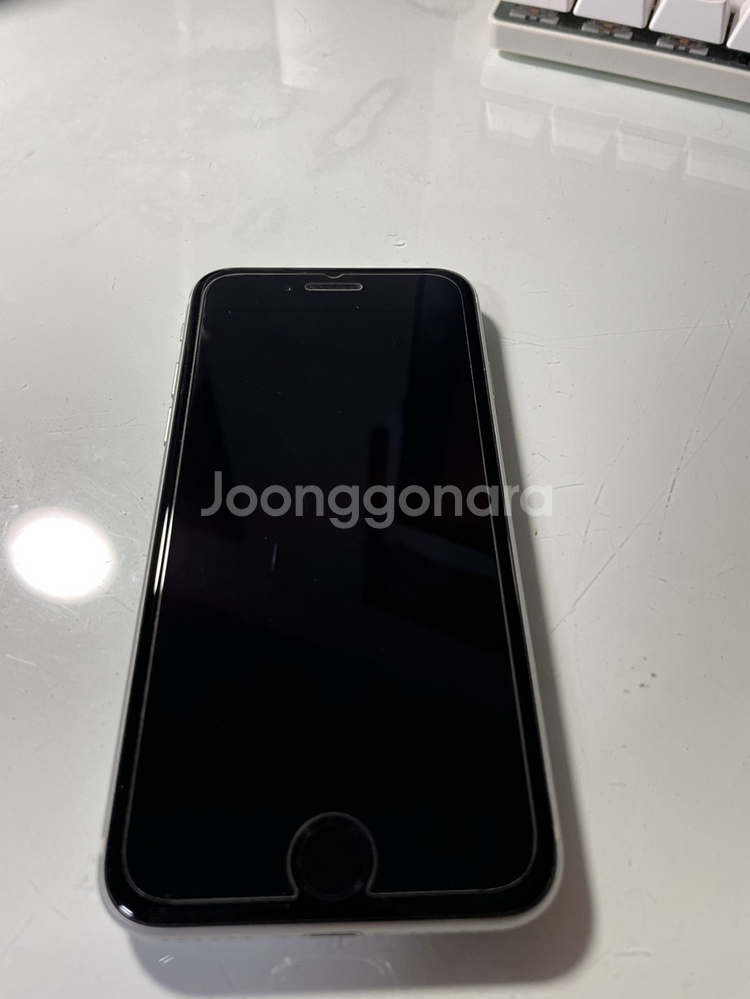 아이폰se 2020 64G 화이트--1