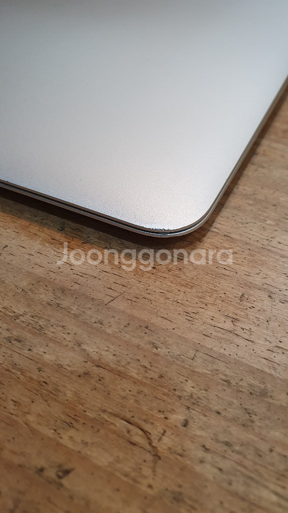 2013 맥북에어 13인치 기본형 판매합니다. 4G,--6