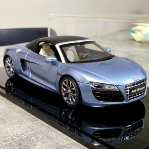 다이캐스트 audi R8 1/18