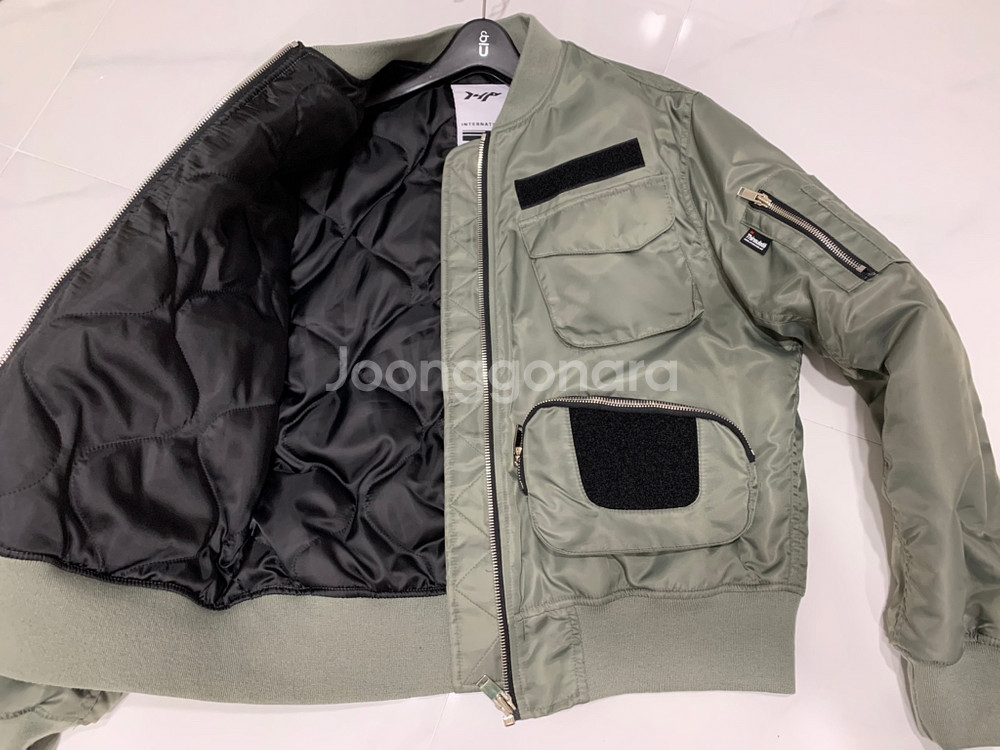 아이사피 점퍼 맨투맴--1