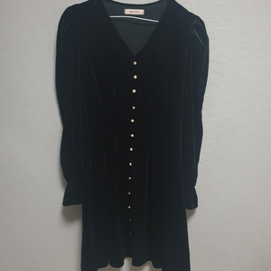 율미아스텝 벨벳 원피스 연말룩