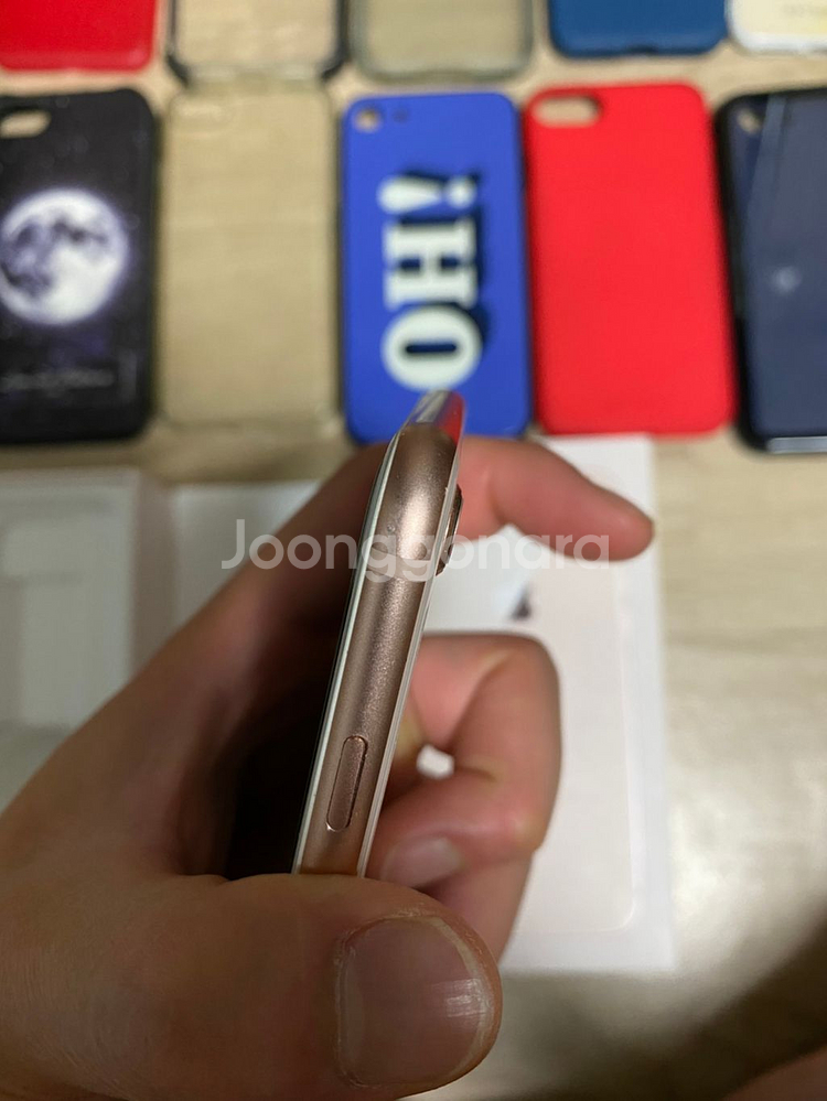 아이폰8 256기가 골드색상 판매합니다--4