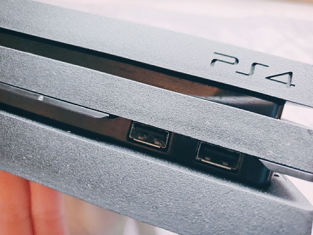 플스4 프로1T 7101 팝니다--2