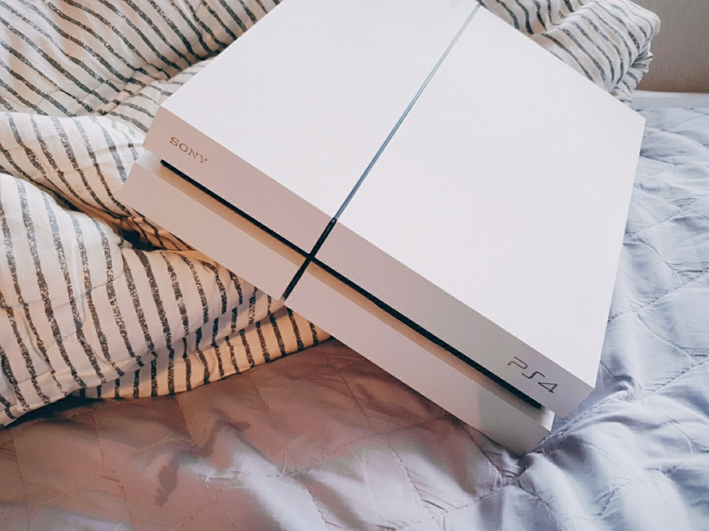 플스4 구형 500gb+ssd250 패드2개--3