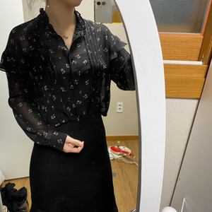 쉬즈미스 플라워 블라우스