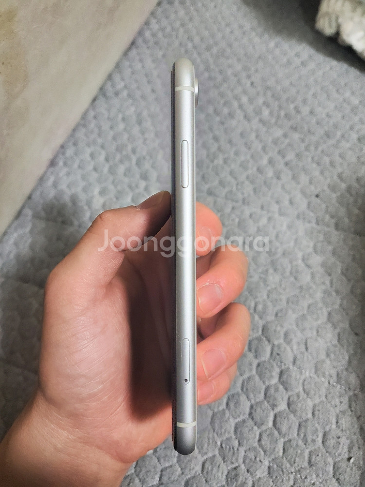 아이폰XR 64G 화이트 상태A급 팝니다!!!--3