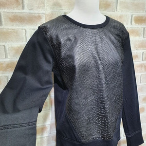 핼무트랭 새것수준 가죽 파이톤 배색 블랙 맨투맨 M