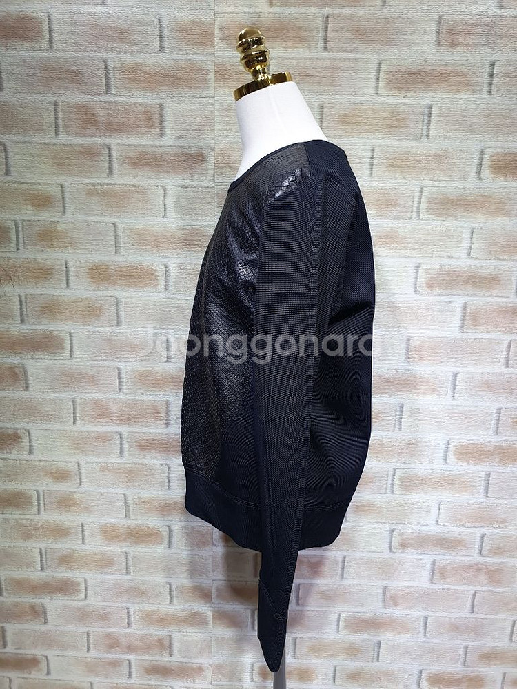 핼무트랭 새것수준 가죽 파이톤 배색 블랙 맨투맨 M--8