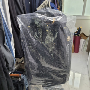 19fw(풀셋) 무스너클 금장 블랙퍼구하기힘든XL팝니다