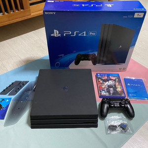 플스4 PS4 프로 7017B 1TB 박스셋+페르소나5