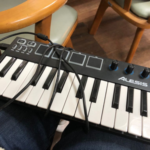 alesis vmini