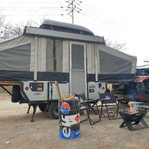 콜맨 코발트 캠핑트레일러 포드 이스케이프