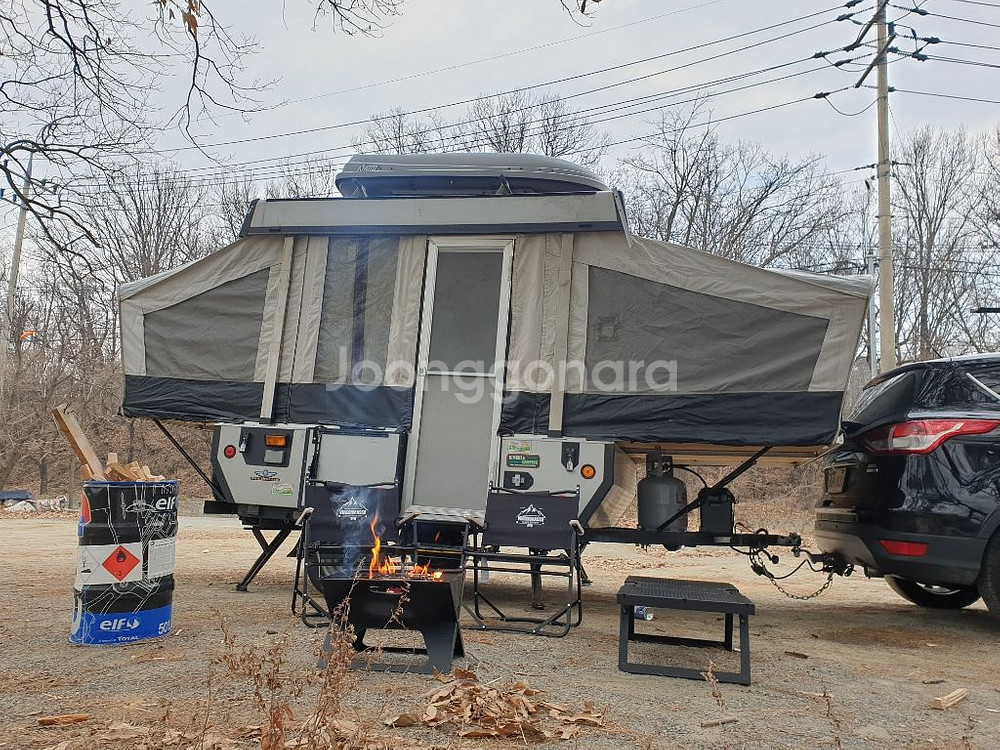 콜맨 코발트 캠핑트레일러 포드 이스케이프--3