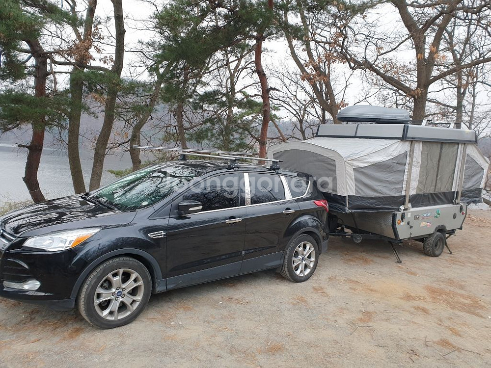 콜맨 코발트 캠핑트레일러 포드 이스케이프--4