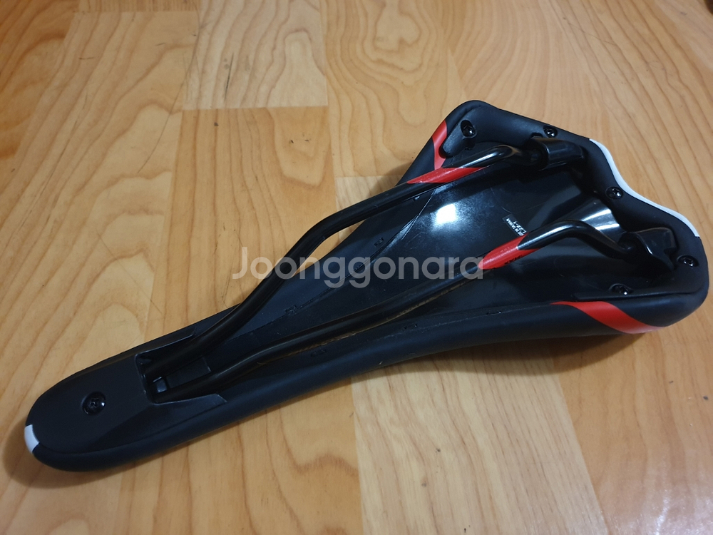 자전거 안장 스캇 싱크로스 XR2.0 CRMO안장--1