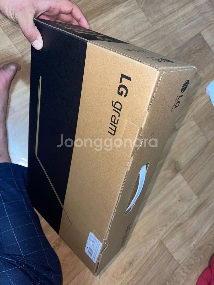 LG GRAM 14Z995-VR3DL--3