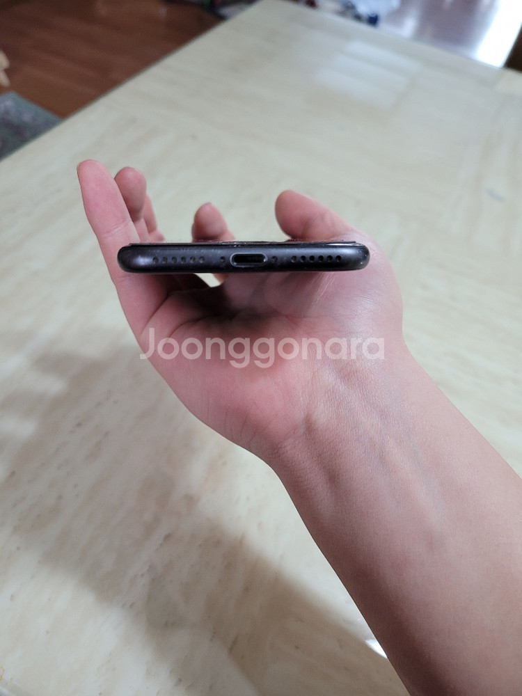 아이폰8 스그 저렴하게 올립니다!--4