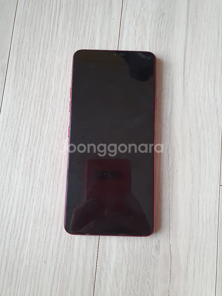 LG G7--0