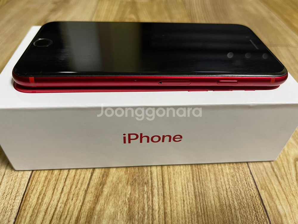아이폰8 64gb 레드 팝니다--4