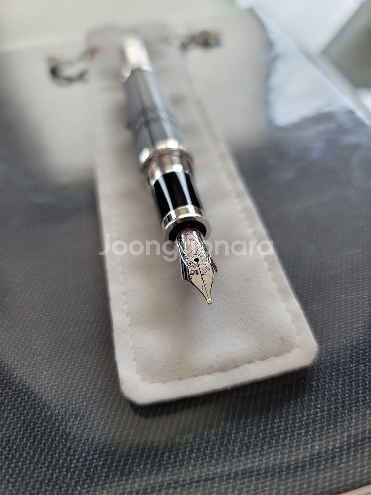 몽블랑 2020년 작가에디션 만년필 빅토르 위고 SE--9
